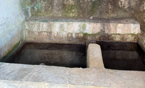 La fontana sorgente Italo del Colle Melosa a 1650 metri: completamente asciutta La fontana sorgente Italo del Colle Melosa a 1650 metri: completamente asciutta
