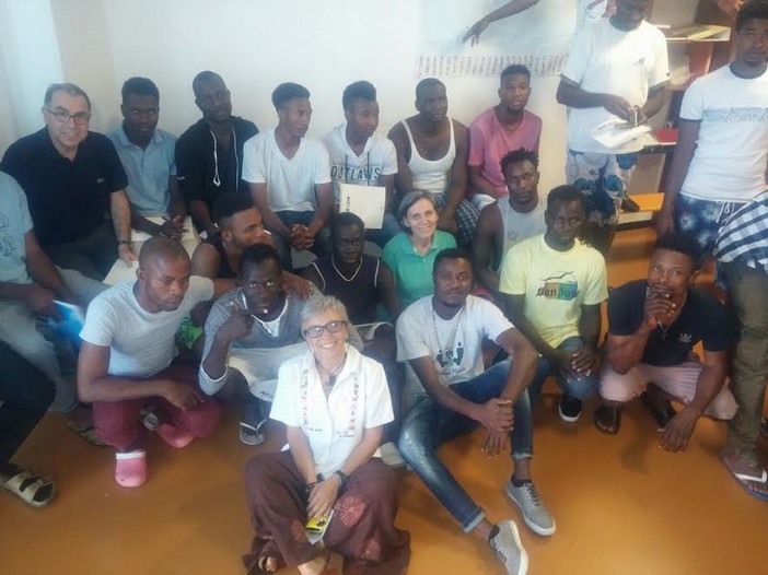 Imperia: corso di formazione per 26 migranti per diventare accompagnatori di disabili (Foto) Imperia: corso di formazione per 26 migranti per diventare accompagnatori di disabili (Foto)