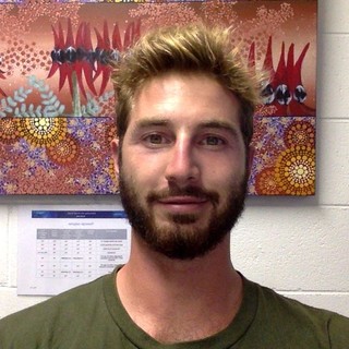 In &amp; Out: da Riva Ligure all'Australia. La storia di Simone Papalia, che ha fatto delle immersioni il suo lavoro