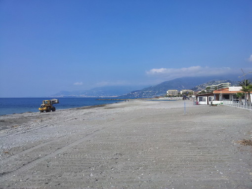 Pioggia allaga impianto di depurazione, scatta il divieto di balneazione a Camporosso Pioggia allaga impianto di depurazione, scatta il divieto di balneazione a Camporosso