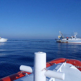 Imperia: motore in avaria, coppia soccorsa dalla guardia costiera