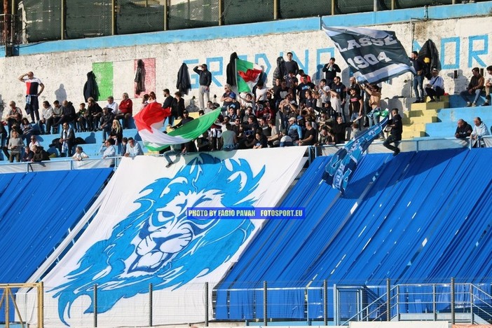 Calcio, Serie D. Il messaggio della Gradinata Nord Sanremo: "Non molliamo", pronto un pullman per Savona