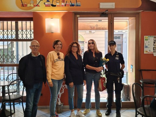 Bordighera, salva la vicina allertando i soccorsi: l'Amministrazione Baldassarre la rintraccia per ringraziarla Bordighera, salva la vicina allertando i soccorsi: l'Amministrazione Baldassarre la rintraccia per ringraziarla
