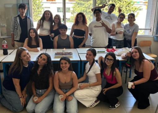 Ventimiglia, l’IIS "Fermi Polo Montale" si conferma scuola dei record: classe d’eccellenza con la media dell’80