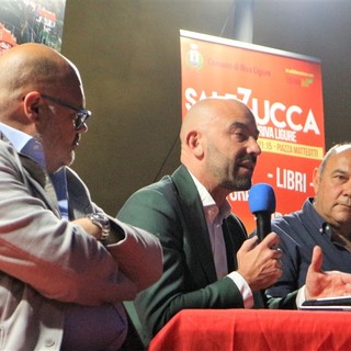Riva Ligure, “Sale in Zucca”: grandi applausi per Matteo Bassetti e partenza con il botto per la rassegna promossa dal Comune di Riva Ligure.