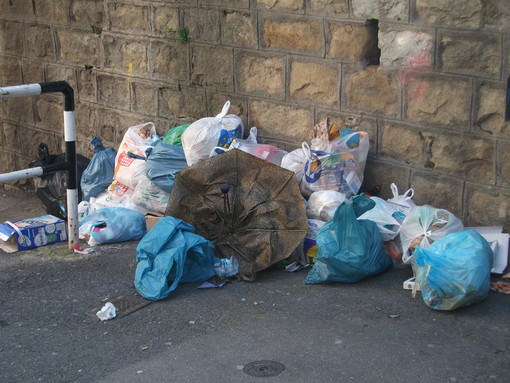 La situazione in via Caduti del Lavoro La situazione in via Caduti del Lavoro