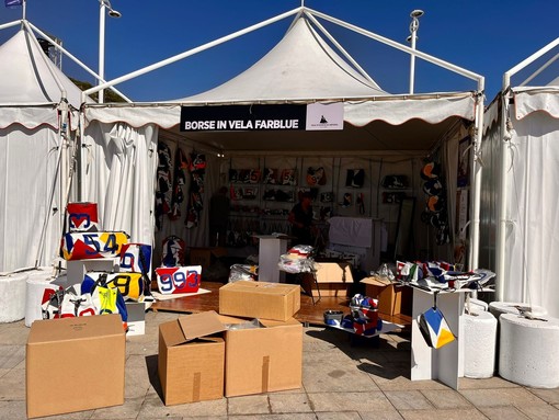 Colpo da 3 mila euro in uno stand delle Vele d’epoca di Imperia Colpo da 3 mila euro in uno stand delle Vele d’epoca di Imperia