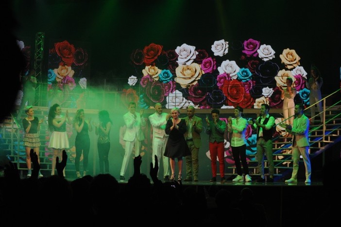 Sanremo: grande successo per la prima di “Sanremo Musical”, il primo musical sul Festival della Canzone prodotto dal Teatro Ariston Sanremo: grande successo per la prima di “Sanremo Musical”, il primo musical sul Festival della Canzone prodotto dal Teatro Ariston
