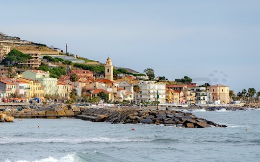 Santo Stefano al Mare: molti i detriti negli ultimi tempi, pulizia straordinaria del torrente Santa Caterina