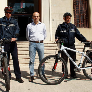 Imperia: presentato il servizio Ciclomontato del Corpo della Polizia Municipale Imperia: presentato il servizio Ciclomontato del Corpo della Polizia Municipale