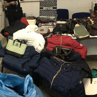 Sanremo: vendeva merce contraffatta al porto, arrestato un senegalese dalla Polizia locale