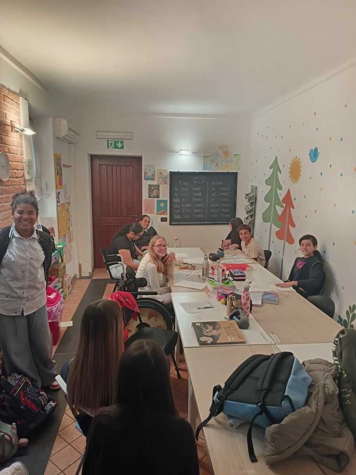 Sanremo, gli studenti del Liceo Cassini insegnano francese ai bambini di Talea