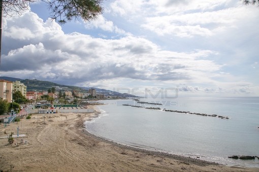 Concessioni balneari ad Arma di Taggia, presentate 28 domande per i 12 stabilimenti: il Lido Annunziata è il più conteso Concessioni balneari ad Arma di Taggia, presentate 28 domande per i 12 stabilimenti: il Lido Annunziata è il più conteso