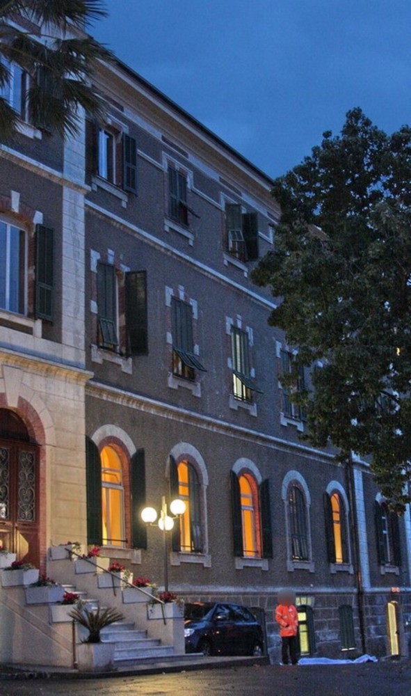 Sanremo: 78enne si suicida gettandosi dal 6° piano all'Hospice sopra la casa di riposo 'Borea' Sanremo: 78enne si suicida gettandosi dal 6° piano all'Hospice sopra la casa di riposo 'Borea'