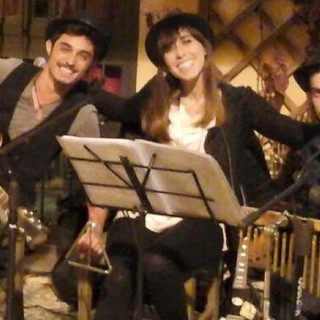 Sanremo: stasera a La Cueva, hamburger, birra Heineken e tanta musica insieme agli 'Step by step'