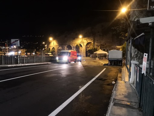 Ventimiglia: recuperati a mezzanotte dai Vigili del Fuoco i due migranti rimasti bloccati sulle alture di Grimaldi