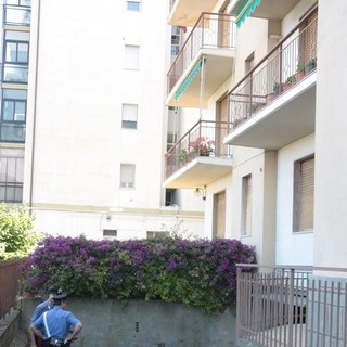 Arma di Taggia: donna di 73 anni si toglie la vita lanciandosi dal terrazzo al secondo piano Arma di Taggia: donna di 73 anni si toglie la vita lanciandosi dal terrazzo al secondo piano