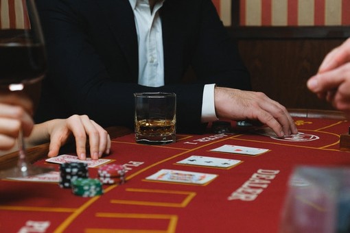 Guida alle commissioni rake nel poker Guida alle commissioni rake nel poker