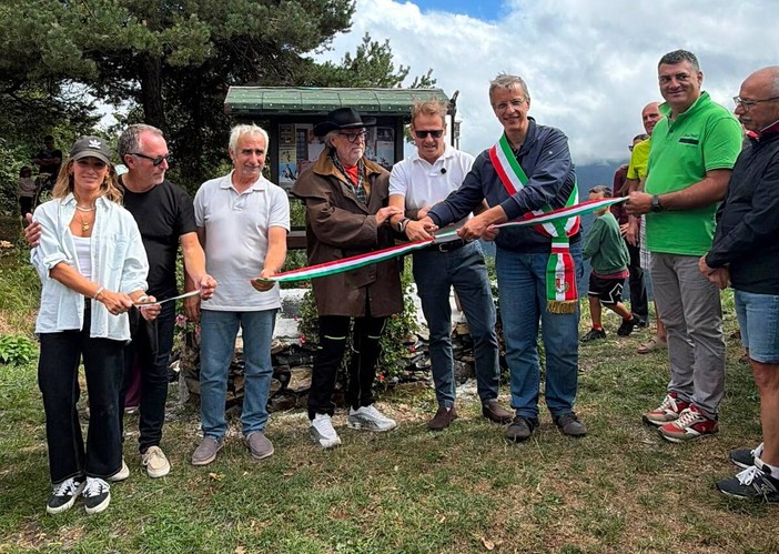 San Bernardo di Mendatica ricorda Walter Gandolfo, l'assessore regionale Marco Scajola presente a "Un angolo per Walter" San Bernardo di Mendatica ricorda Walter Gandolfo, l'assessore regionale Marco Scajola presente a "Un angolo per Walter"