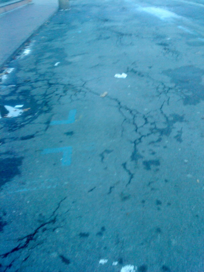 Ventimiglia: strada in condizione disastrata, lettore "Sembra l'Afghanistan" Ventimiglia: strada in condizione disastrata, lettore "Sembra l'Afghanistan"