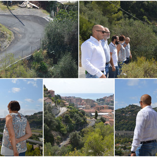 Ventimiglia: bilancio partecipativo, portato a termine il primo progetto del 2018, asfaltata via Peitavino (Foto e Video) Ventimiglia: bilancio partecipativo, portato a termine il primo progetto del 2018, asfaltata via Peitavino (Foto e Video)