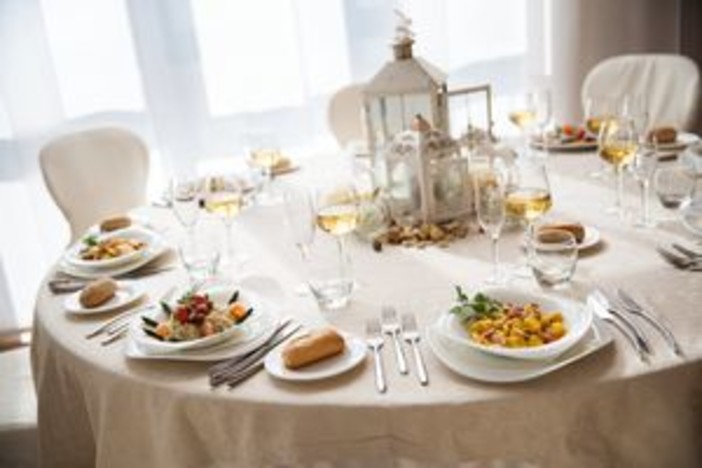 Cena con Delitto a tema natalizio a Villa Sylvia a Saremo sabato 5 dicembre