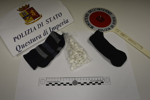 Imperia: spaccia cocaina ricevendo i clienti in auto, arrestato 41enne marocchino Imperia: spaccia cocaina ricevendo i clienti in auto, arrestato 41enne marocchino
