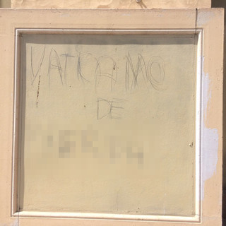 Sanremo: vandali in azione alla Chiesa degli Angeli, sulla facciata scritte contro il Vaticano Sanremo: vandali in azione alla Chiesa degli Angeli, sulla facciata scritte contro il Vaticano