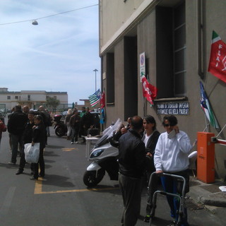 Anche domani sciopero dei dipendenti Agnesi di via Schiva: l'astensione dal lavoro riguarderà i tre turni