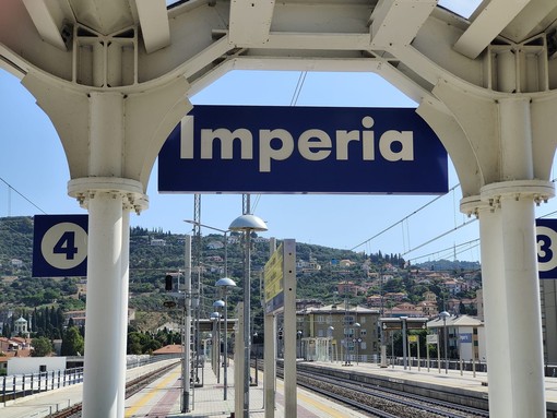 Aggressione di martedì scorso ad un extracomunitario e ad un capotreno: la Polizia arresta i due responsabili