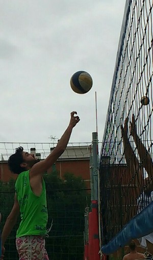 Beach Volley, San Bartolomeo al Mare: Beach Volley: Simone Conte arrivato direttamente da Verona trascina la sua squadra sul terzo posto
