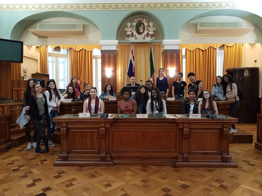 Sanremo: visita in Comune per una classe del Liceo Jean Vilar di Plaisir (Parigi)