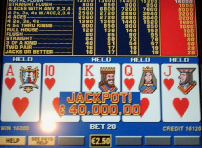 Sanremo: francese baciata dalla Dea Bendata al Casinò, vinti 40mila euro