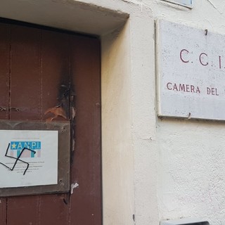 Sanremo: dopo la svastica sulla targa della sezione, l'Anpi scrive una 'lettera aperta' ai candidati a Sindaco