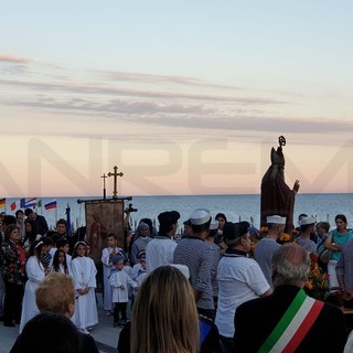 Ospedaletti celebra Sant’Erasmo con la tradizionale processione e la benedizione del mare (Foto)
