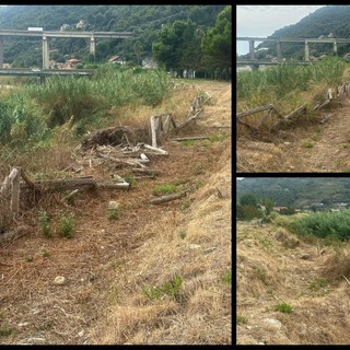 Camporosso, la minoranza: "Inesistente la staccionata di protezione tra il ponte dell'Amicizia e il centro Falcone, è pericoloso" (Foto) Camporosso, la minoranza: "Inesistente la staccionata di protezione tra il ponte dell'Amicizia e il centro Falcone, è pericoloso" (Foto)