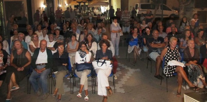 Riva Ligure: domani, al via la seconda edizione di “Sale in zucca”, l’importante rassegna letteraria inizia con un omaggio al Festival della Canzone Italiana Riva Ligure: domani, al via la seconda edizione di “Sale in zucca”, l’importante rassegna letteraria inizia con un omaggio al Festival della Canzone Italiana