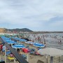 Anche in Riviera via libera a panini e bottigliette in spiaggia: no ai divieti dei lidi