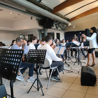 Sanremo: Palafiori gremito per il concerto di fine anno del liceo Cassini (Foto)