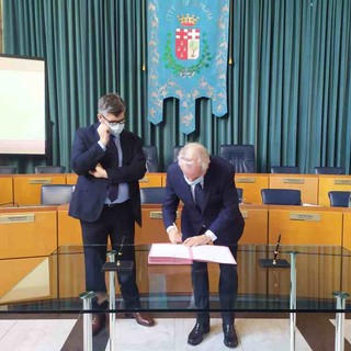 Imperia avrà la fibra ultraveloce, siglato l'accordo tra comune e Open Fiber. 5 milioni di investimento, raggiunti 16mila tra case e uffici (foto e video)
