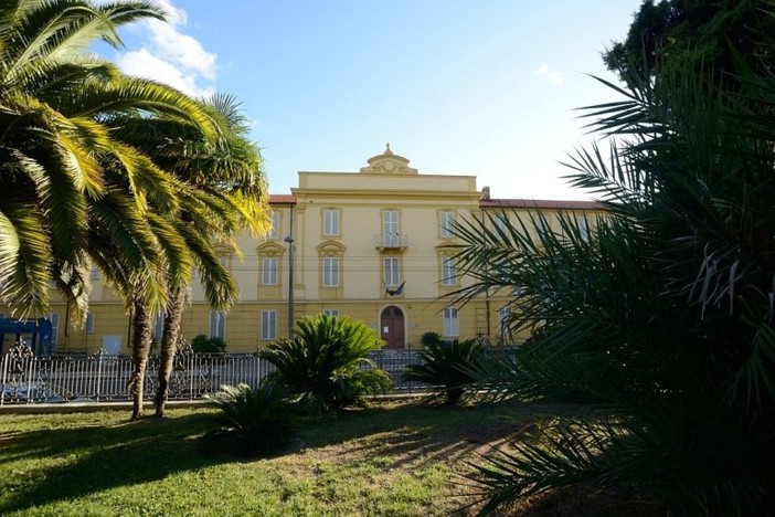 Dodicenne ferito a scuola, la dirigente smentisce: “Intervento immediato e fatti imprevedibili”