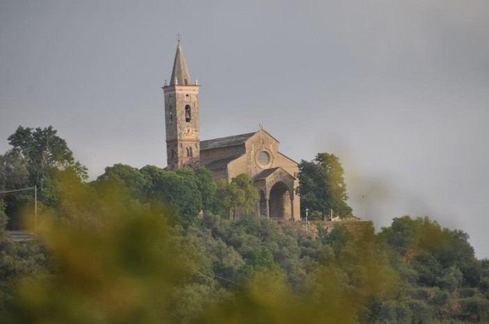 Imperia, Montegrazie in festa mercoledì per la Natività di Maria Santissima (foto) Imperia, Montegrazie in festa mercoledì per la Natività di Maria Santissima (foto)