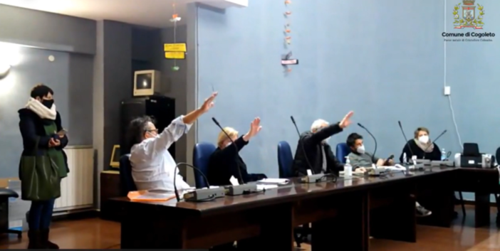 Saluto romano in Consiglio a Cogoleto nel Giorno della Memoria, il Sindaco "Un gesto che non deve passare inosservato" (Video) Saluto romano in Consiglio a Cogoleto nel Giorno della Memoria, il Sindaco "Un gesto che non deve passare inosservato" (Video)
