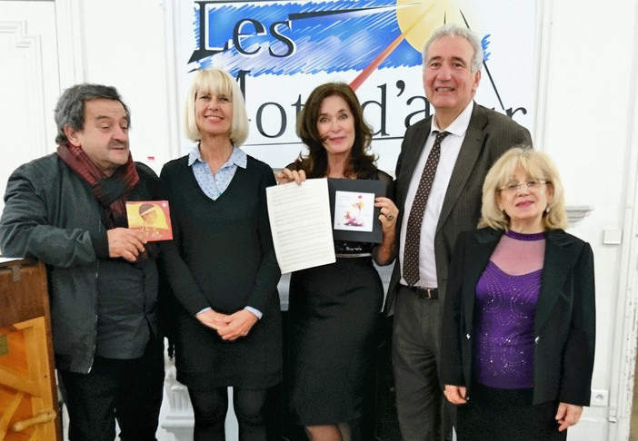 Costa Azzurra. Maria Salamone al Castello di Mouans-sartoux con i poeti dell'Associazione “Les Mots d’Azur”