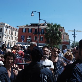 Imperia: contestatori di Matteo Salvini condannati ad un mese di reclusione e 2.500 euro di multa Imperia: contestatori di Matteo Salvini condannati ad un mese di reclusione e 2.500 euro di multa