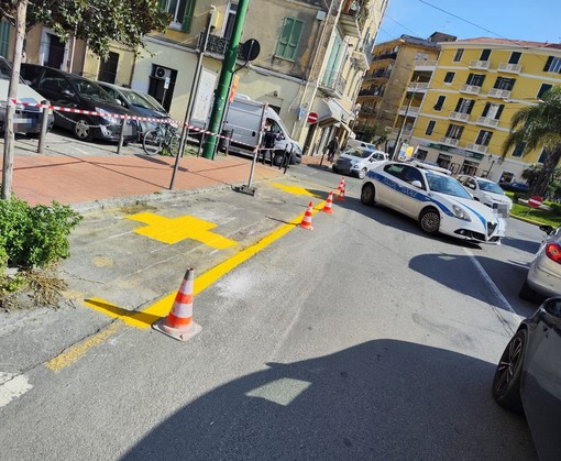 A Ventimiglia spuntano stalli di sosta per i mezzi di soccorso di Ambulanze Veterinarie Odv (Foto) A Ventimiglia spuntano stalli di sosta per i mezzi di soccorso di Ambulanze Veterinarie Odv (Foto)