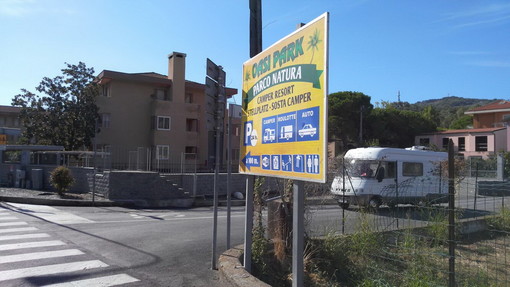 Diano Marina: la Polizia Municipale sequestra il camping Oasi Park, oltre 300 turisti mandati via (Foto e Video) Diano Marina: la Polizia Municipale sequestra il camping Oasi Park, oltre 300 turisti mandati via (Foto e Video)