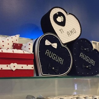 Al Blu Bar di Vallecrosia per San Valentino tante confezioni a forma di cuore personalizzabili