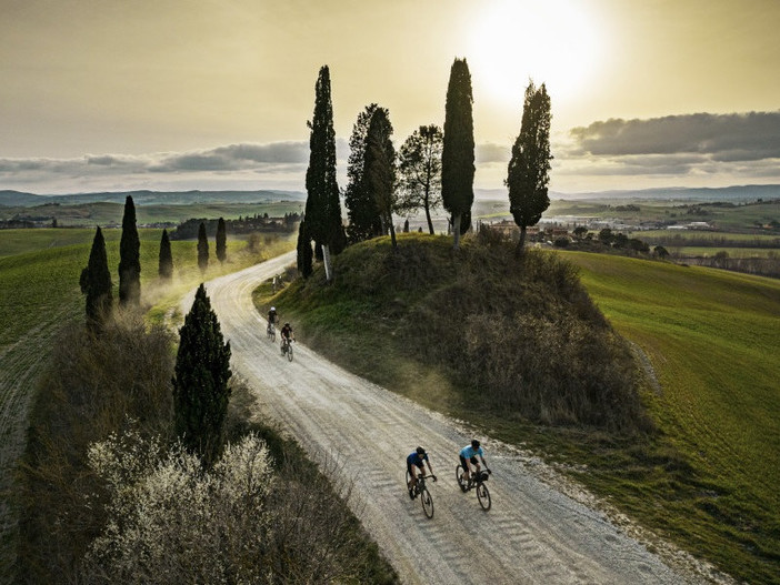 De Marchi, la più antica azienda al mondo specializzata in abbigliamento da ciclismo d’eccellenza De Marchi, la più antica azienda al mondo specializzata in abbigliamento da ciclismo d’eccellenza