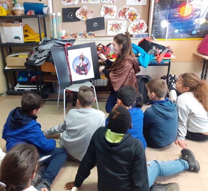 Sanremo: iniziata attività di storytelling in lingua inglese al plesso di San Pietro (foto) Sanremo: iniziata attività di storytelling in lingua inglese al plesso di San Pietro (foto)